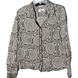 Talbots Black and White Patterned Blouse. Stretch. Button up.